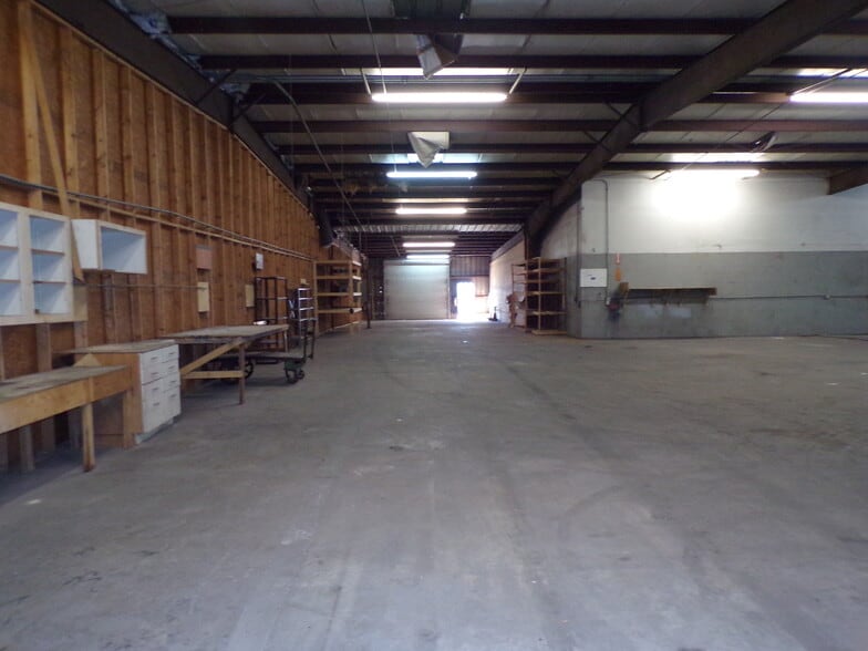 More Photos Of 3511 Century Blvd, Lakeland Warehouse For Lease