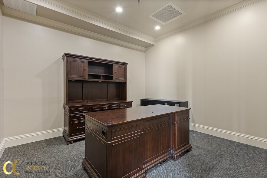 More Photos Of 189 S Orange Ave, Orlando Office Residential For Sale
