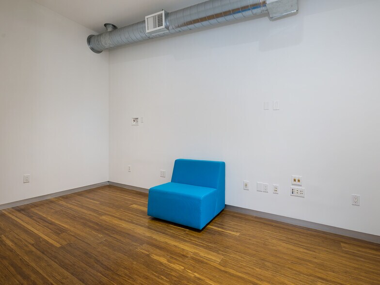 More Photos Of 215-237 California St, El Segundo Loft Creative Space For Sale