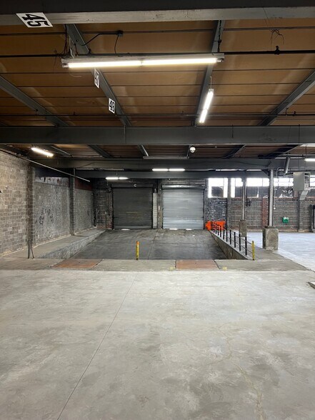 More Photos Of 625 Wortman Ave, Brooklyn Distribution For Lease