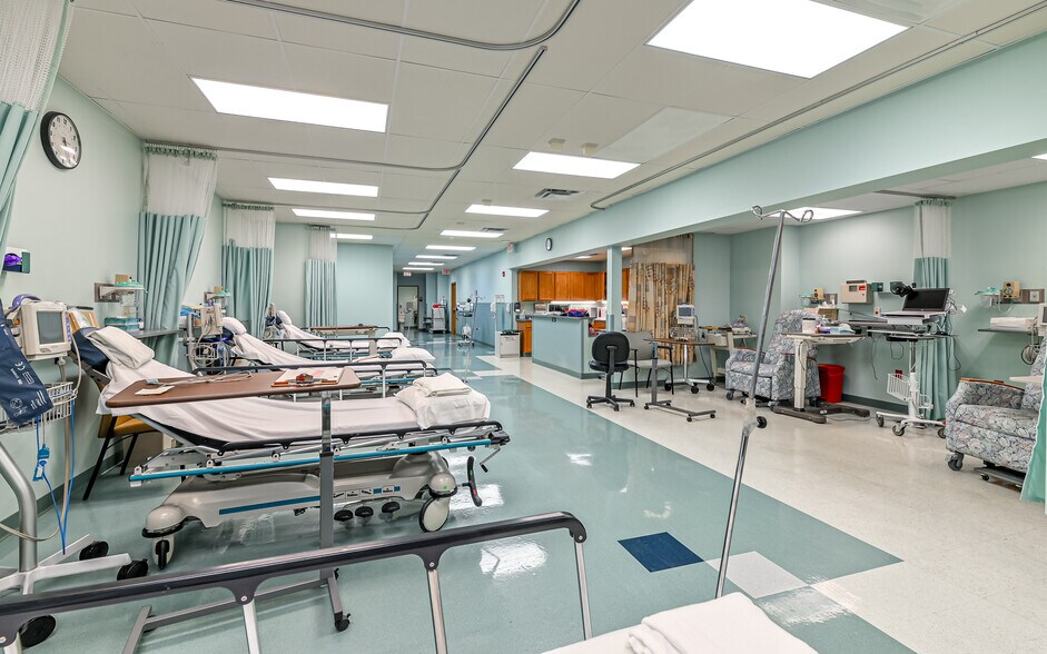 More Photos Of 508-512 N Jefferson st, New Castle Medical For Sale