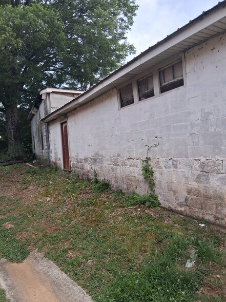 More Photos Of 1025 US Highway 72 E, Athens General Retail For Sale