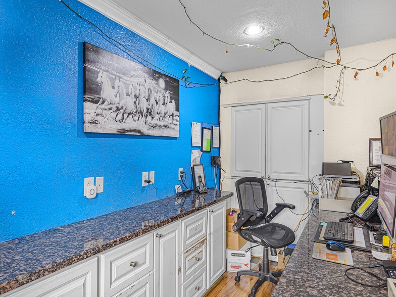 More Photos Of 6712 Morningside Dr, Houston Hospitality For Sale