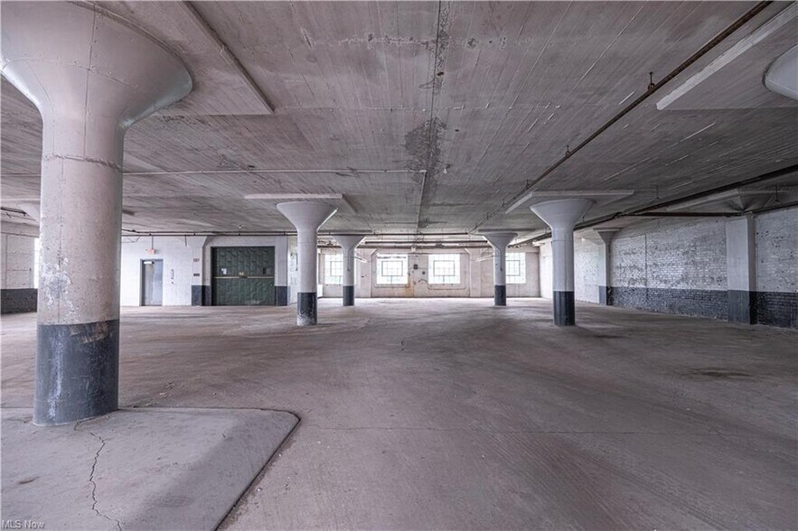 More Photos Of 1439 Sunset Blvd, Steubenville Light Manufacturing For Sale