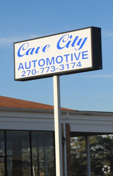 More Photos Of 302 E Happy Valley St, Cave City Light Distribution For Lease