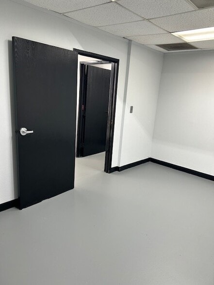 More Photos Of 1100 S Cypress St, La Habra Light Manufacturing For Lease