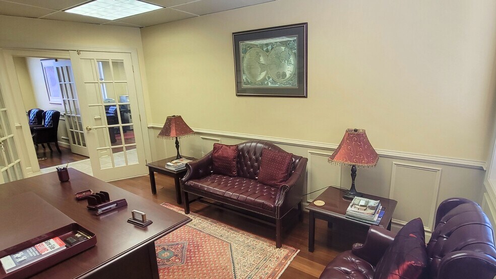 More Photos Of 12100-12128 Heritage Park Cir, Silver Spring Medical For Lease