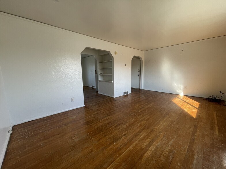 More Photos Of 15 W Maplewood Ave, Dayton Apartments For Sale