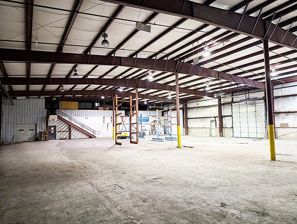 More Photos Of 10024 S Willow St, Manchester Warehouse For Lease