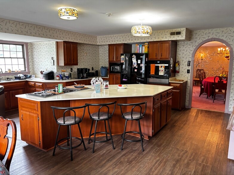 More Photos Of 205 Grandview Dr, Frankfort Religious Facility For Sale