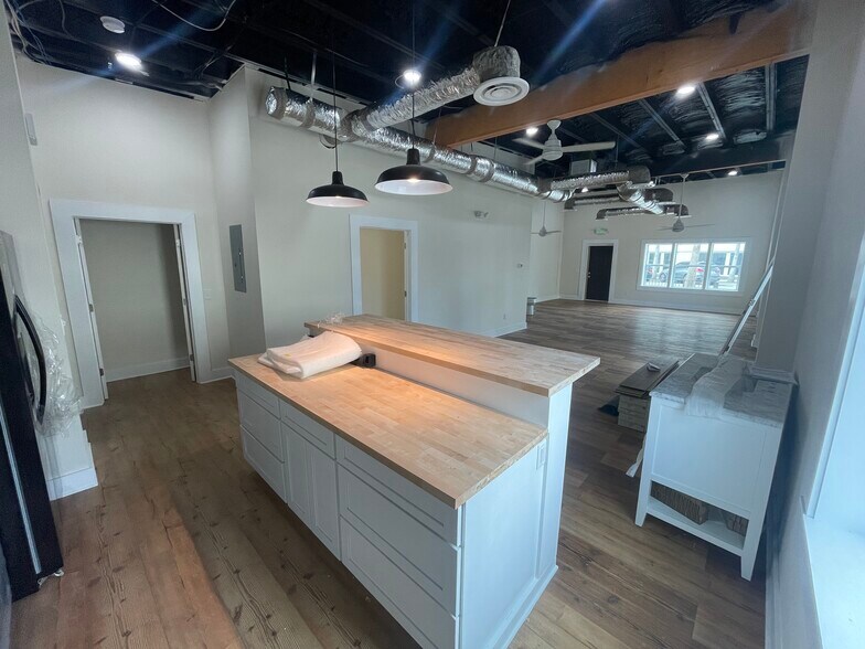 More Photos Of 2302 14th St, Gulfport Office Residential For Sale