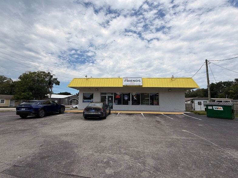 More Photos Of 1929 Clay St, Kissimmee Convenience Store For Lease