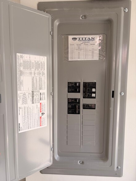 More Photos Of 12300 Itec Park dr, Fort Myers Warehouse For Sale