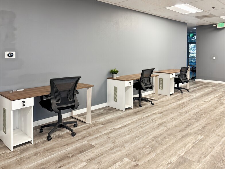 More Photos Of 1300 Eastman Ave, Ventura Coworking Space