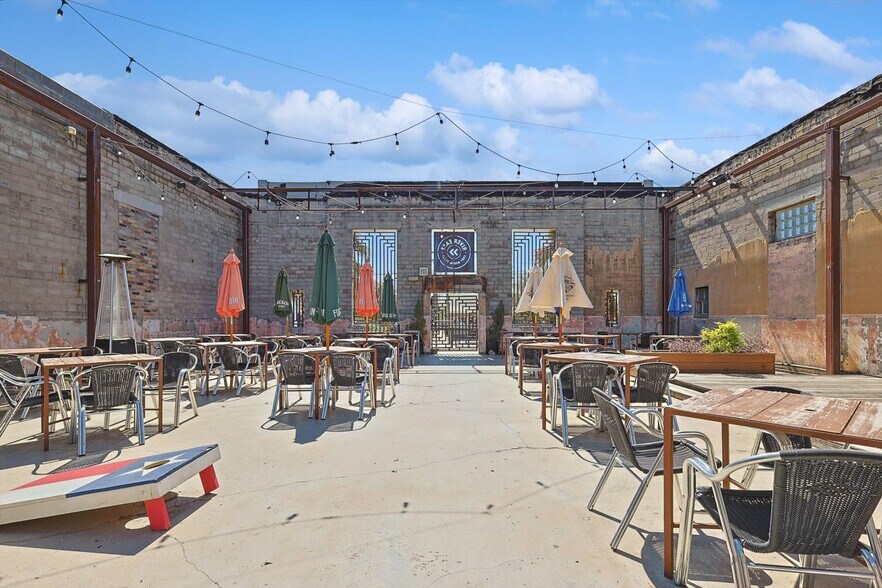 More Photos Of 2925 Race St, Fort Worth Restaurant For Lease