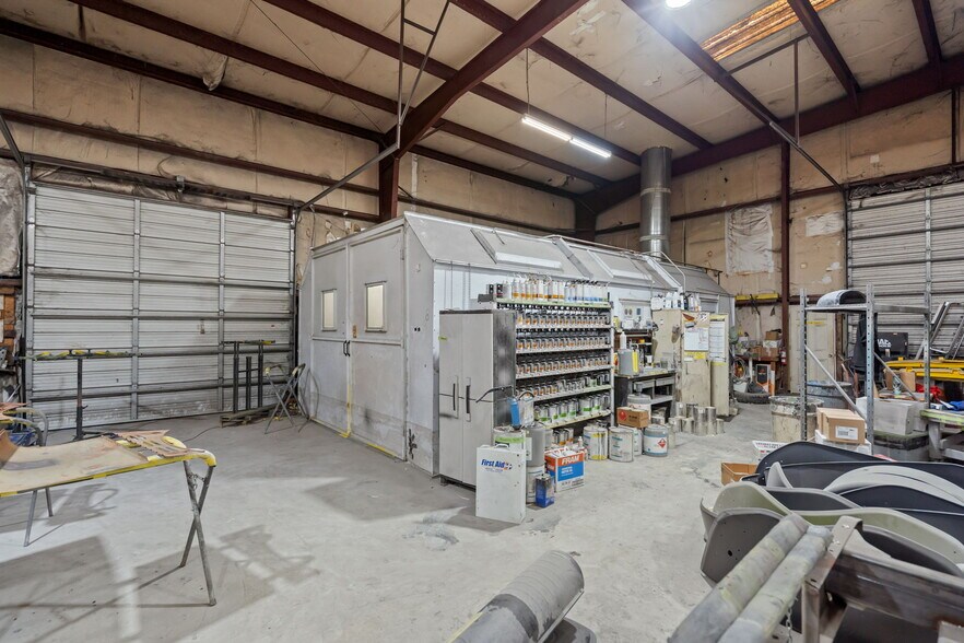 More Photos Of 4704 N College Rd, Castle Hayne Warehouse For Lease