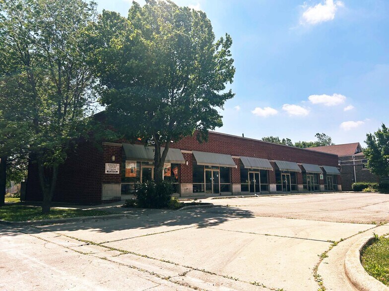 More Photos Of 2649 N Central Ave, Chicago Freestanding For Lease