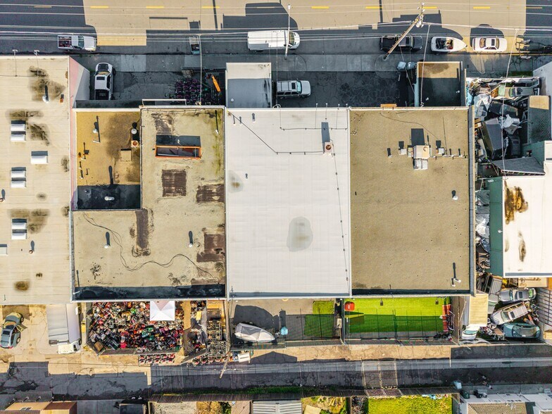 More Photos Of 790-800 S Amphlett Blvd, San Mateo Warehouse For Lease