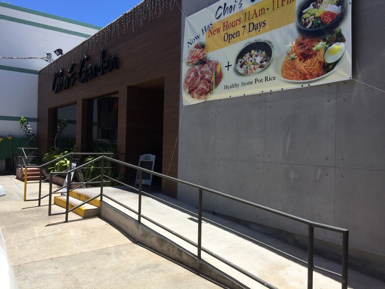 More Photos Of 1303 Rycroft St, Honolulu Restaurant For Sale