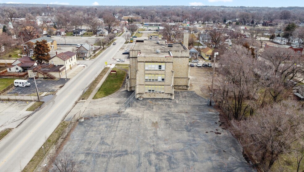 More Photos Of 100 McDonough St, Joliet Schools For Sale