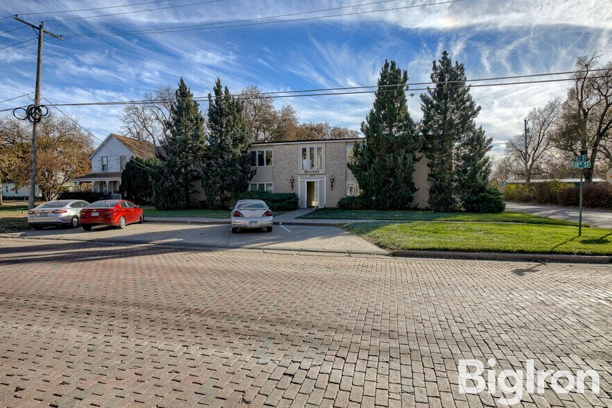 More Photos Of 1004 18th St, Belleville Apartments For Sale