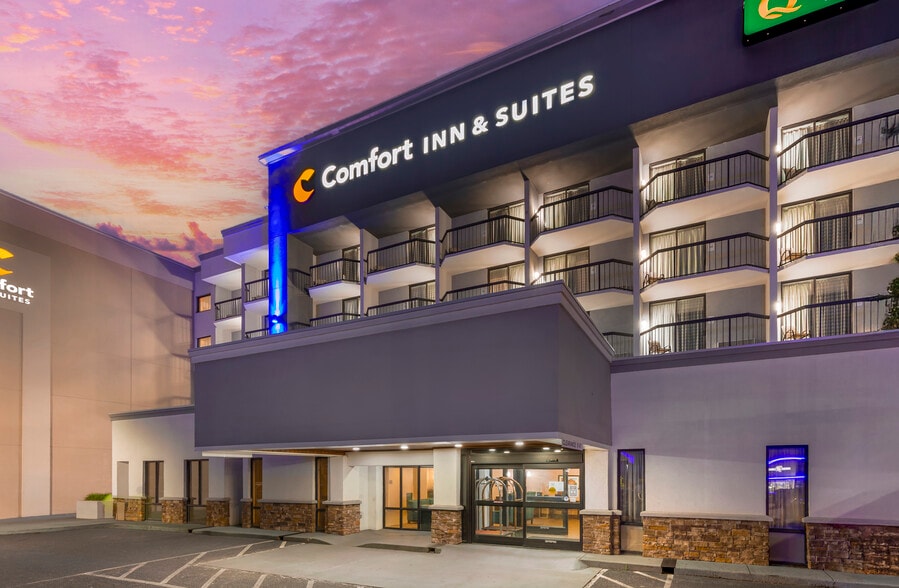 More Photos Of 115 Lake Ave, Spring Lake Hotel For Sale