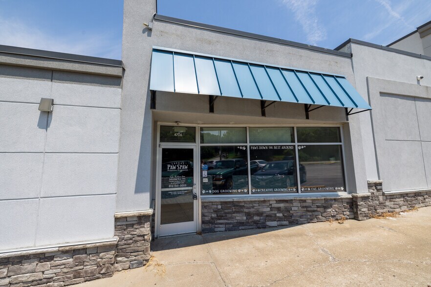 Primary Photo Of 4706-4722 NE Vivion Rd, Kansas City Storefront For Lease
