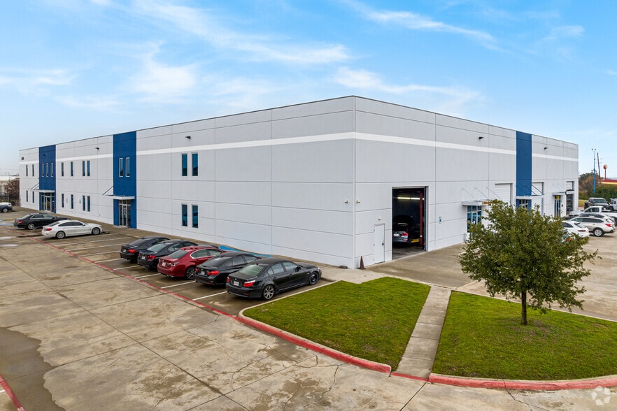 More Photos Of 4050 Premier Dr, Plano Light Manufacturing For Lease