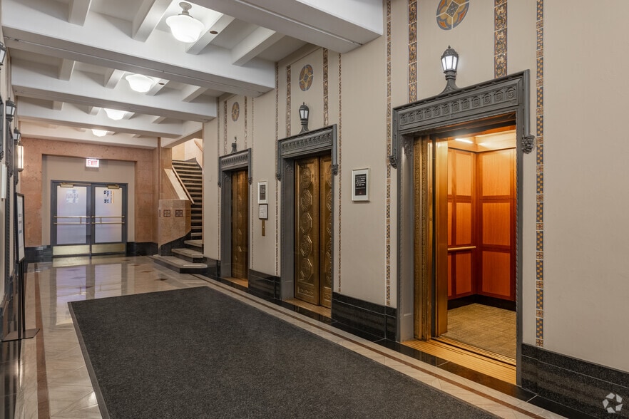 More Photos Of 180 N Michigan Ave, Chicago Office For Lease