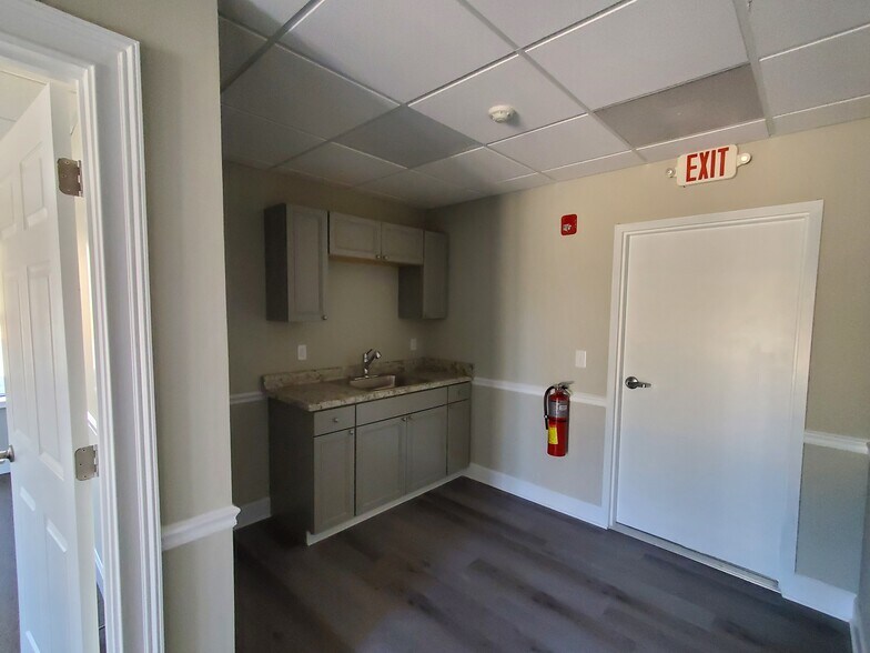 More Photos Of 1937-1943 Hwy 155 Hwy, Mcdonough Light Distribution For Lease