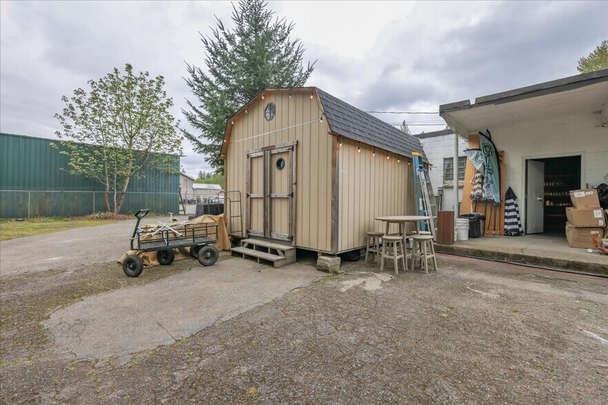 More Photos Of 23601 NE Wa-3, Belfair Freestanding For Sale