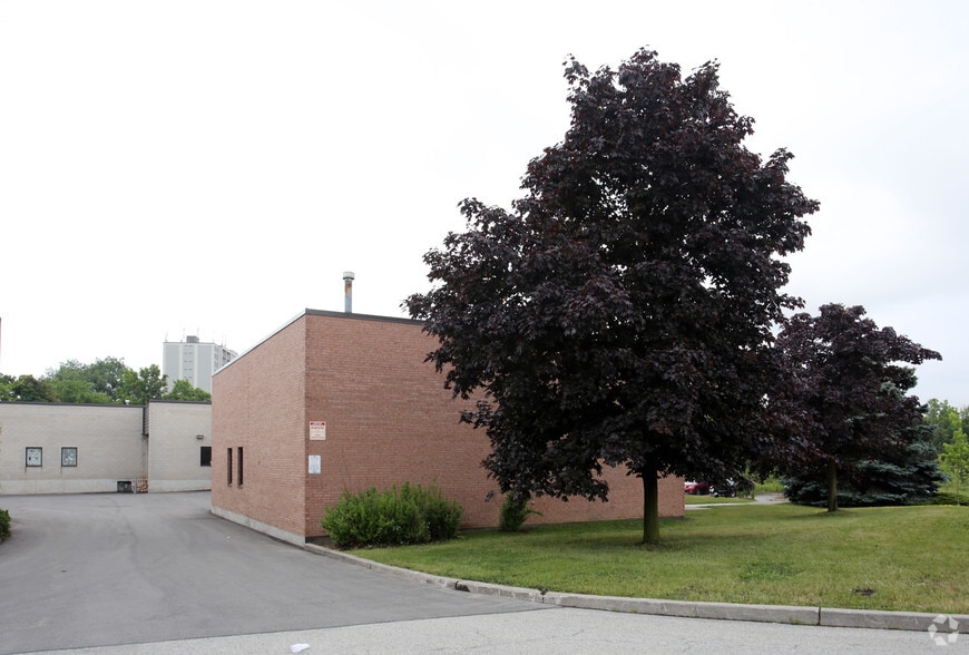 More Photos Of 921 Progress Ave, Toronto Light Distribution For Lease