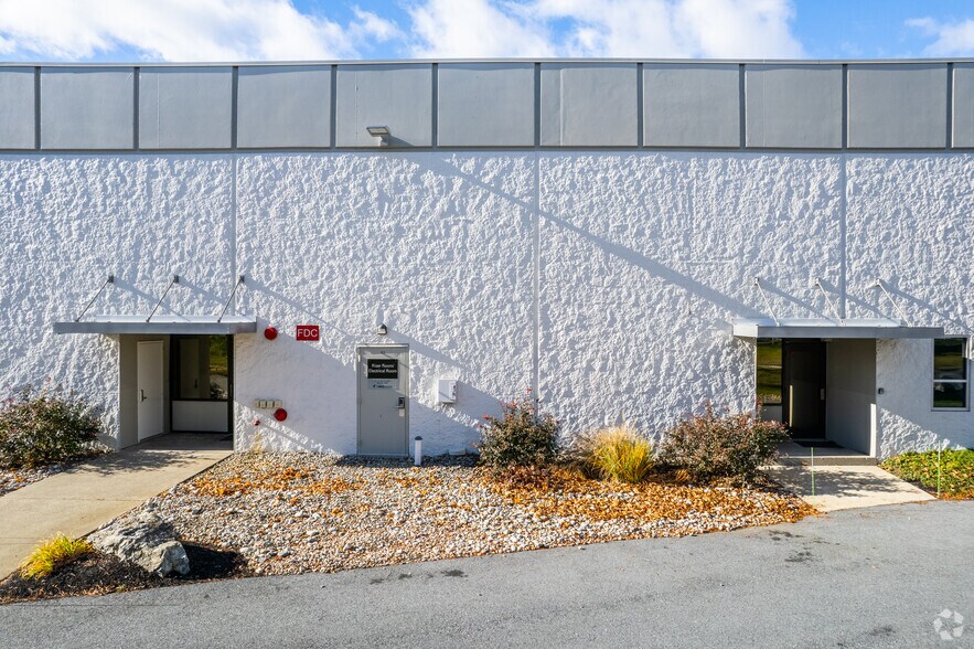 More Photos Of 6813 Ruppsville Rd, Allentown Distribution For Lease