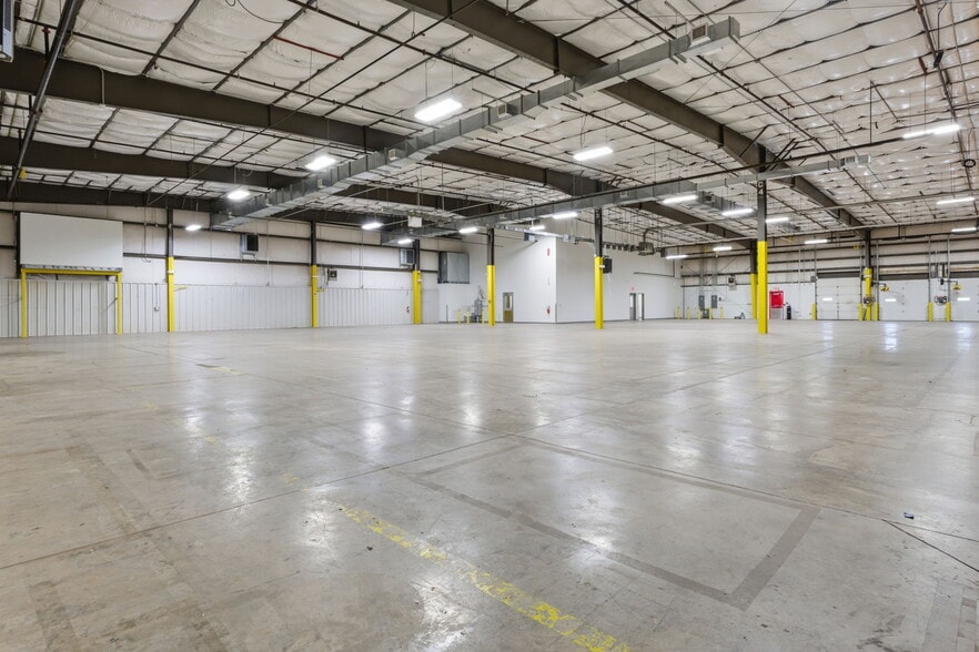 Primary Photo Of 324 Industrial Park Rd, Franklin Manufacturing For Lease