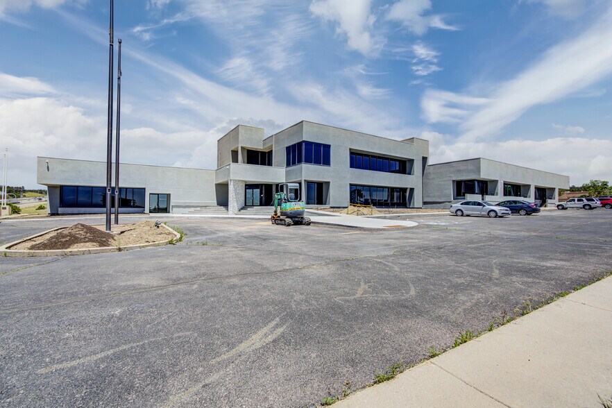 More Photos Of 18950 Base Camp Rd, Monument Office For Lease