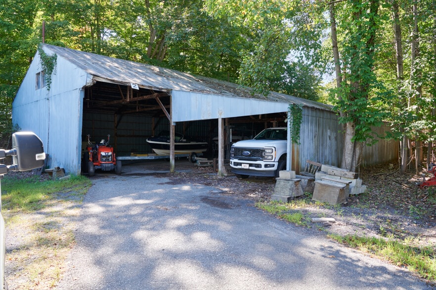 More Photos Of 1881 Pilot Knob Rd, Kattskill Bay Marina For Sale