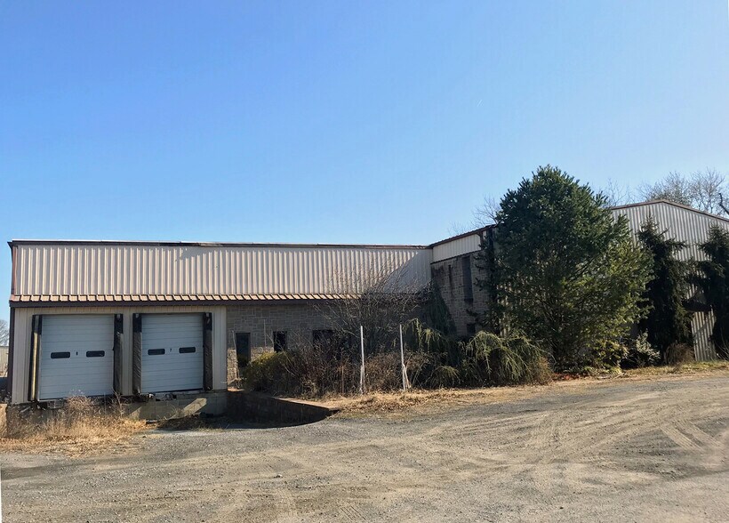 More Photos Of 2 Brenneman Cir, Mechanicsburg Warehouse For Lease