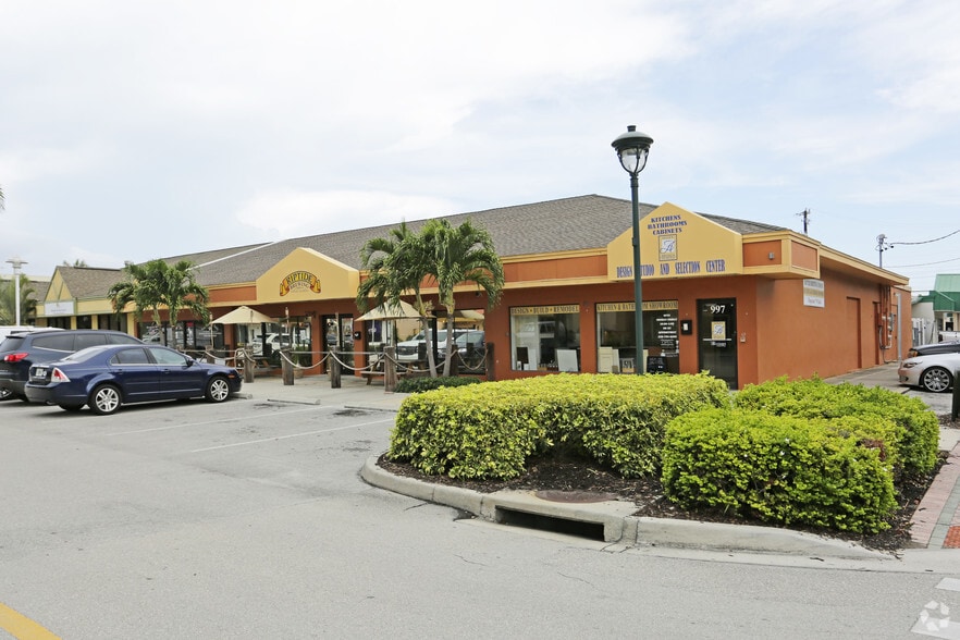 Primary Photo Of 975-997 3rd Ave N, Naples Storefront For Lease