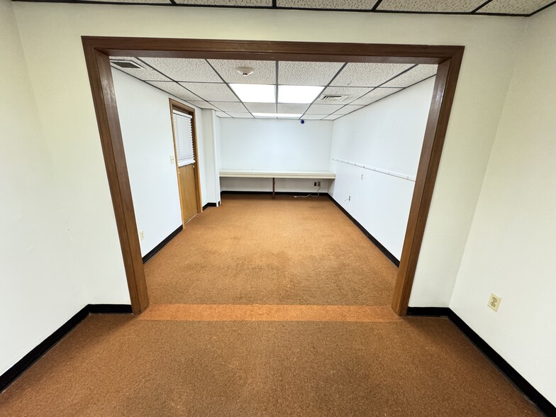 More Photos Of 132 Main St, Southington Bank For Lease