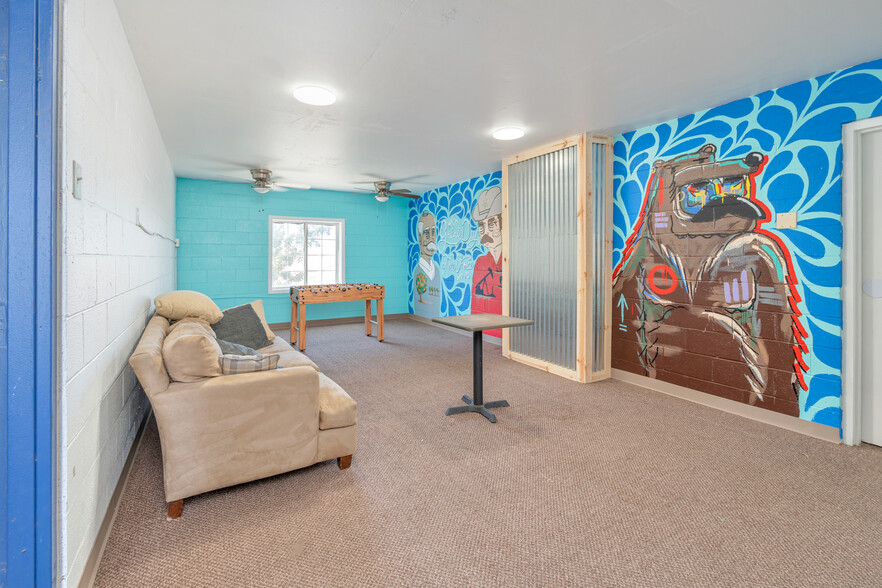 More Photos Of 2700 White Ln, Bakersfield Apartments For Sale