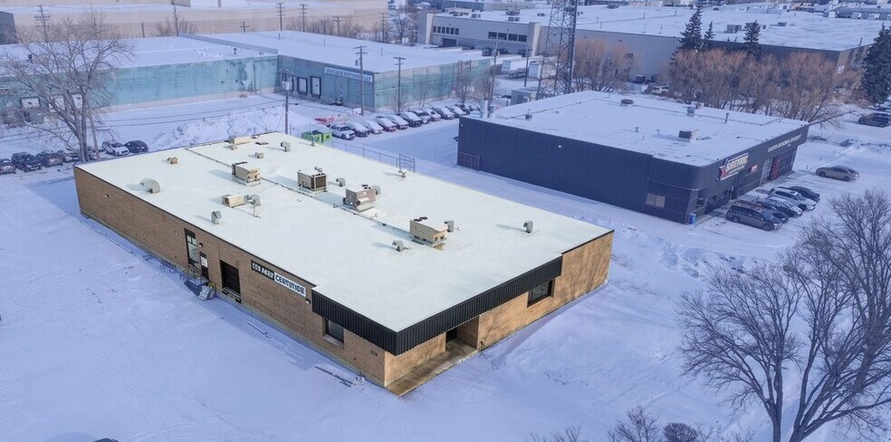 More Photos Of 1289 Mountain Av, Winnipeg Industrial For Sale