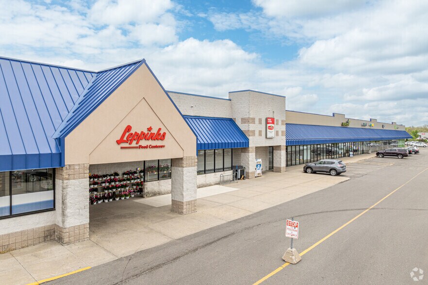 Primary Photo Of 153 W River Valley Dr, Newaygo Unknown For Lease