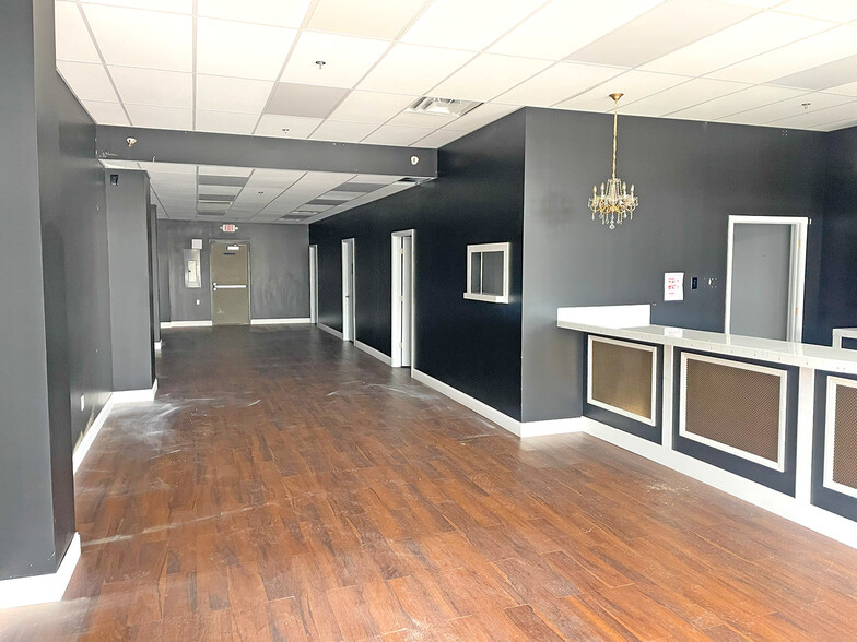 More Photos Of 2985 Liberty Rd, Lexington General Retail For Lease