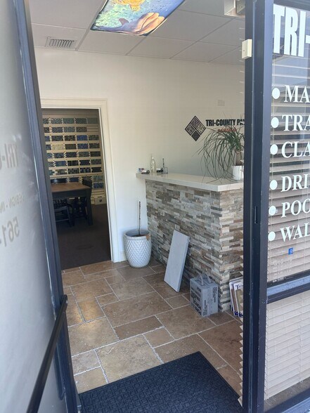 More Photos Of 3300 S Congress Ave, Boynton Beach Showroom For Lease