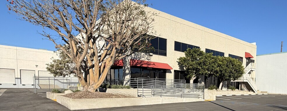 More Photos Of 5539 Ayon Ave, Irwindale Unknown For Lease