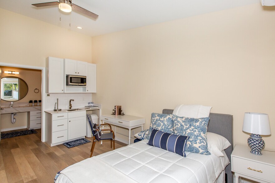 More Photos Of 1113 & 1117 E Gurley St, Prescott Rehabilitation Center For Sale