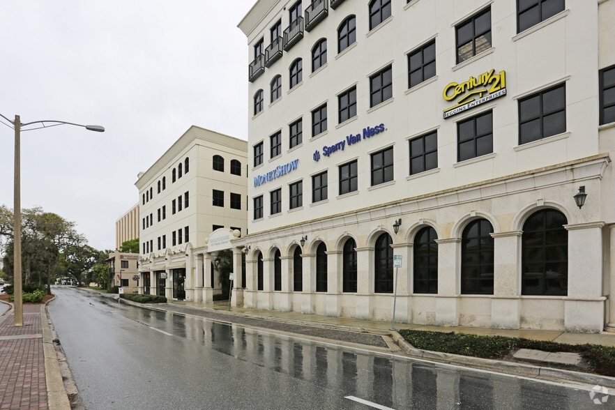 More Photos Of 1626 Ringling Blvd, Sarasota Office For Lease