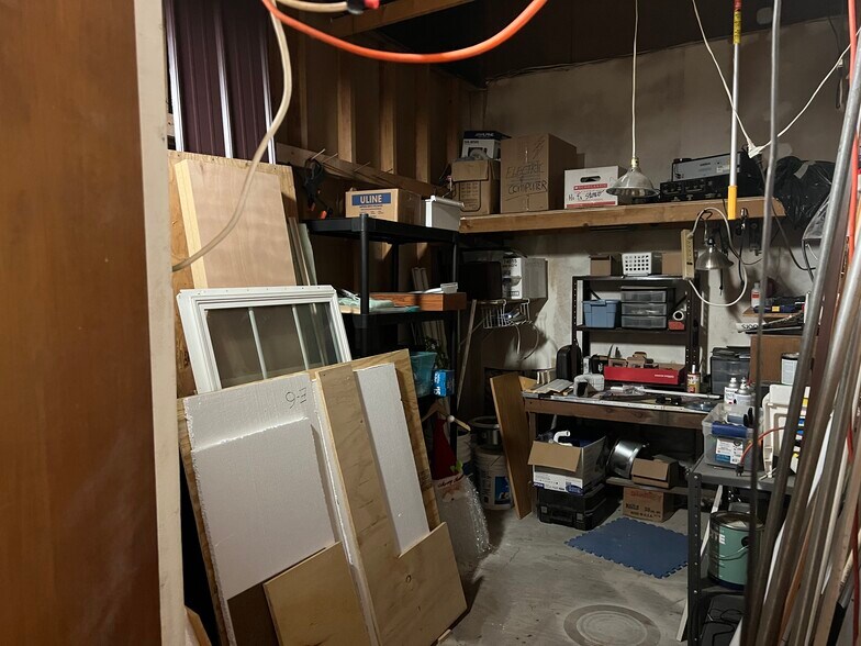 More Photos Of 300 E Broadway Blvd, Johnston City Specialty For Sale