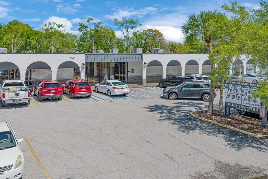 More Photos Of 7345 Jackson Springs Dr, Tampa Office For Sale