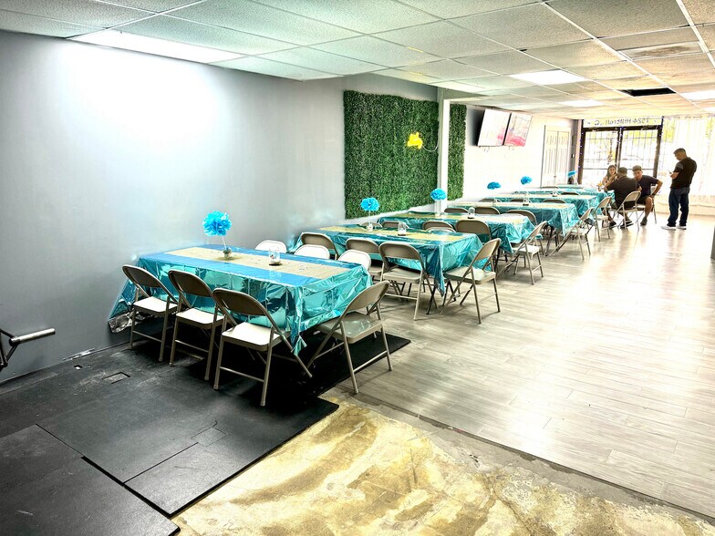 More Photos Of 7524 Hillcroft St, Houston Freestanding For Sale